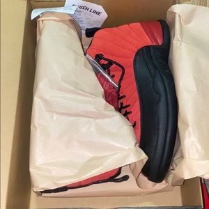 Jordan retro 12 reverse flu game size 9.5